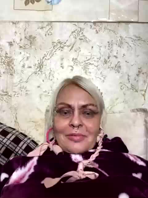 GardenerofIllusions Cam Model Chat September 30, 2025