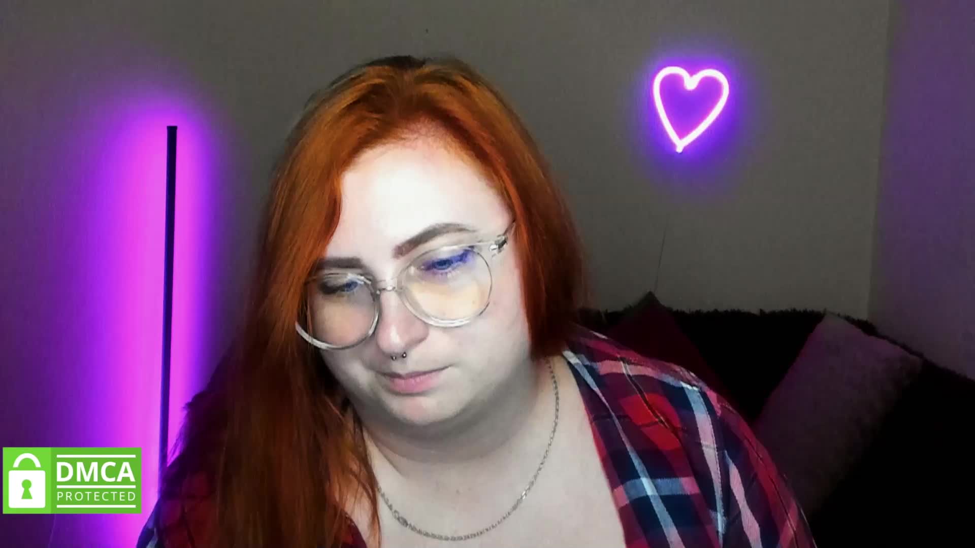 Aliciaredluv Cam Model Chat September 30, 2025