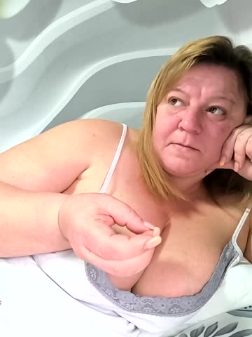 jusichka Cam Model Chat September 30, 2025