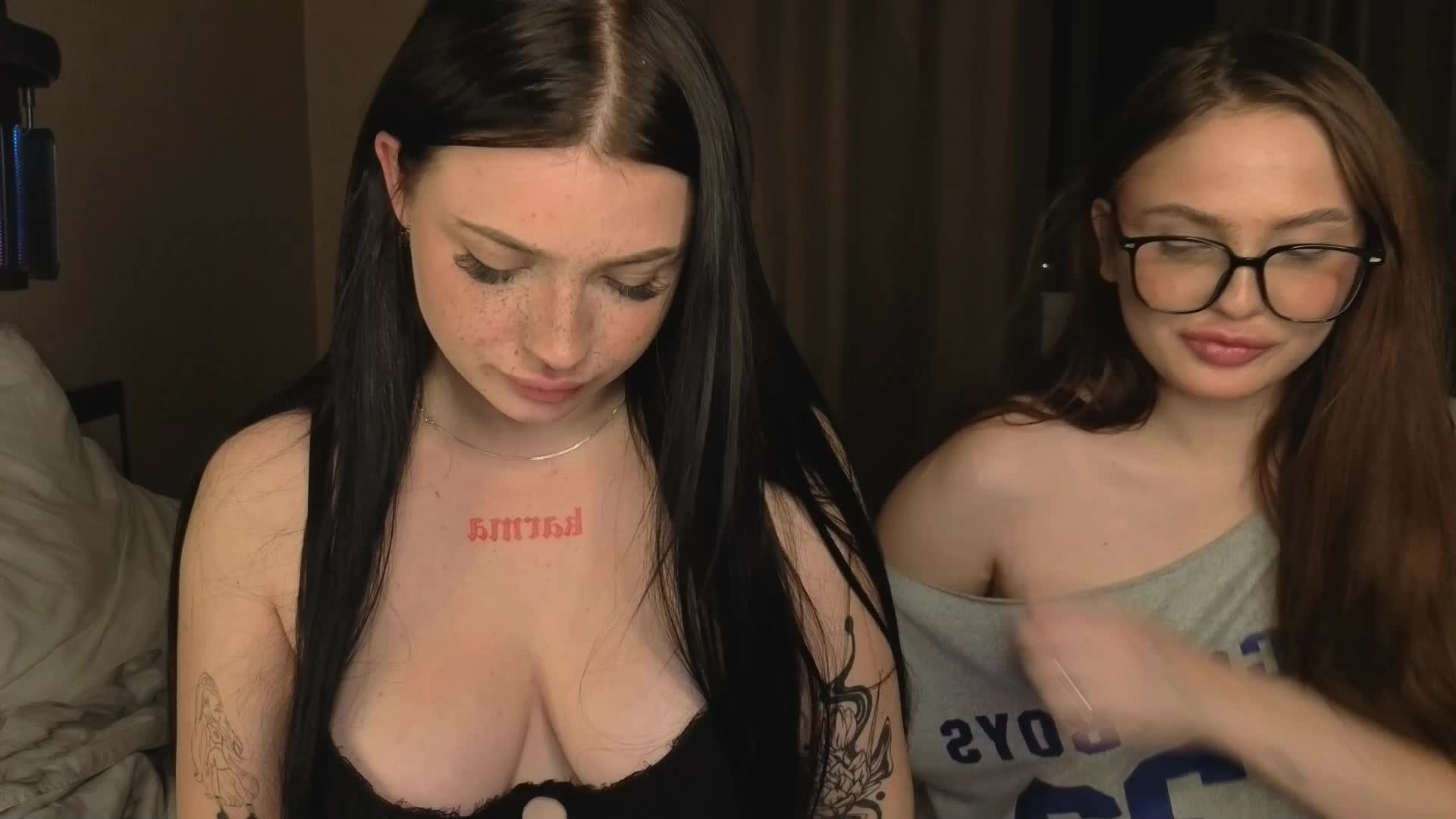 LisaAndDenis Cam Model Chat September 30, 2025