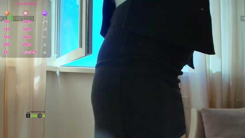 MilfeaN Cam Model Chat September 30, 2025