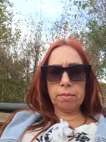 BlueHOT-MILf Cam Model Chat October 1, 2025