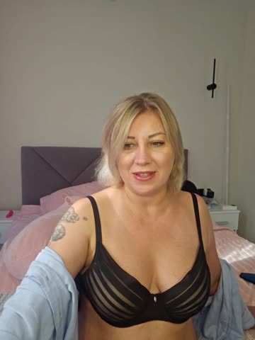 zarina3003 Cam Model Chat October 1, 2025