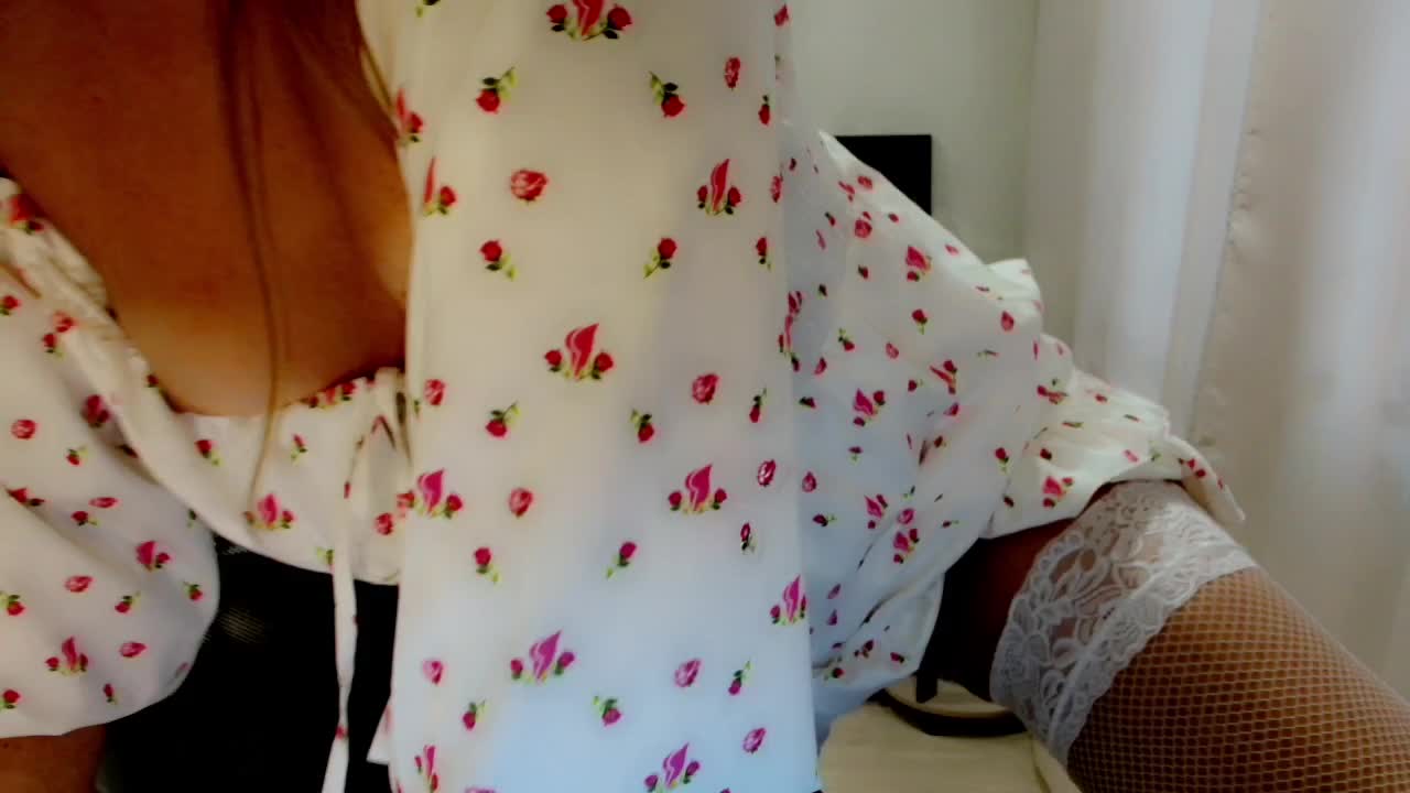 JuicyGloss Cam Model Chat October 1, 2025