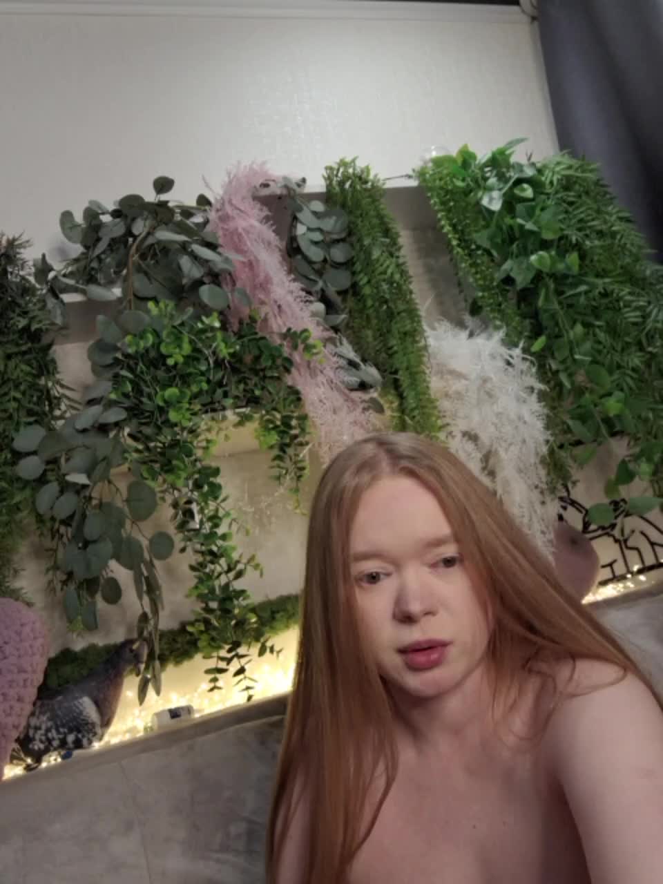 -scyrim- Cam Model Chat October 1, 2025