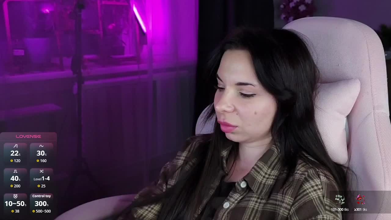 Lady-shy Cam Model Chat October 1, 2025