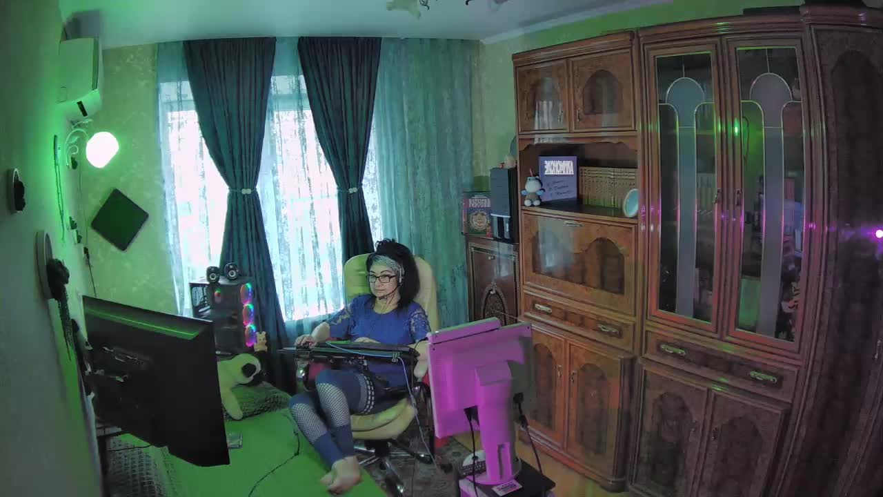 Infodar Cam Model Chat October 1, 2025