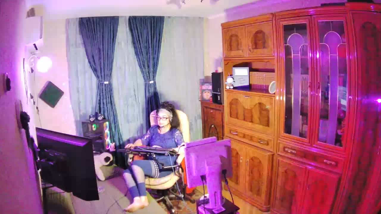 Infodar Cam Model Chat October 1, 2025