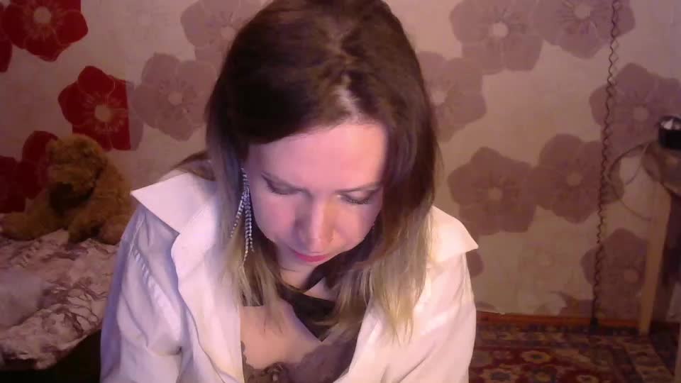 Queen_Daenerys Cam Model Chat October 1, 2025