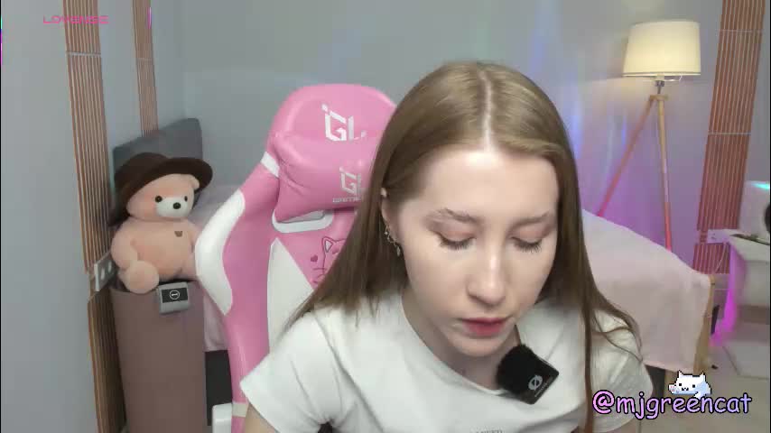 mjgreencat Cam Model Chat October 1, 2025