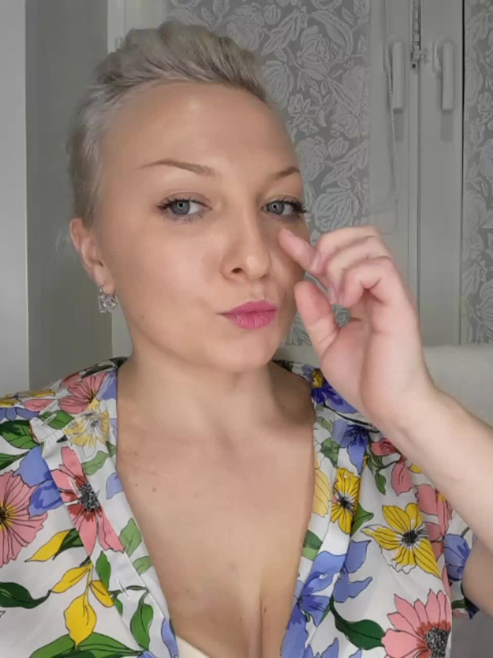 Anesteishen Cam Model Chat October 1, 2025