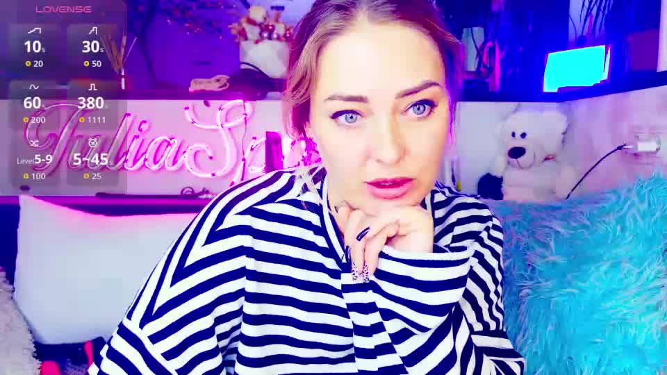 _JuliaSpace_ Cam Model Chat October 1, 2025