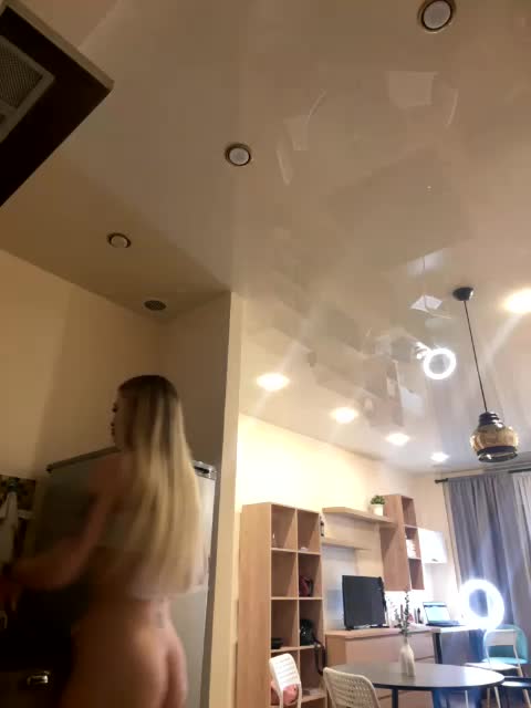 VladaMais Cam Model Chat October 1, 2025