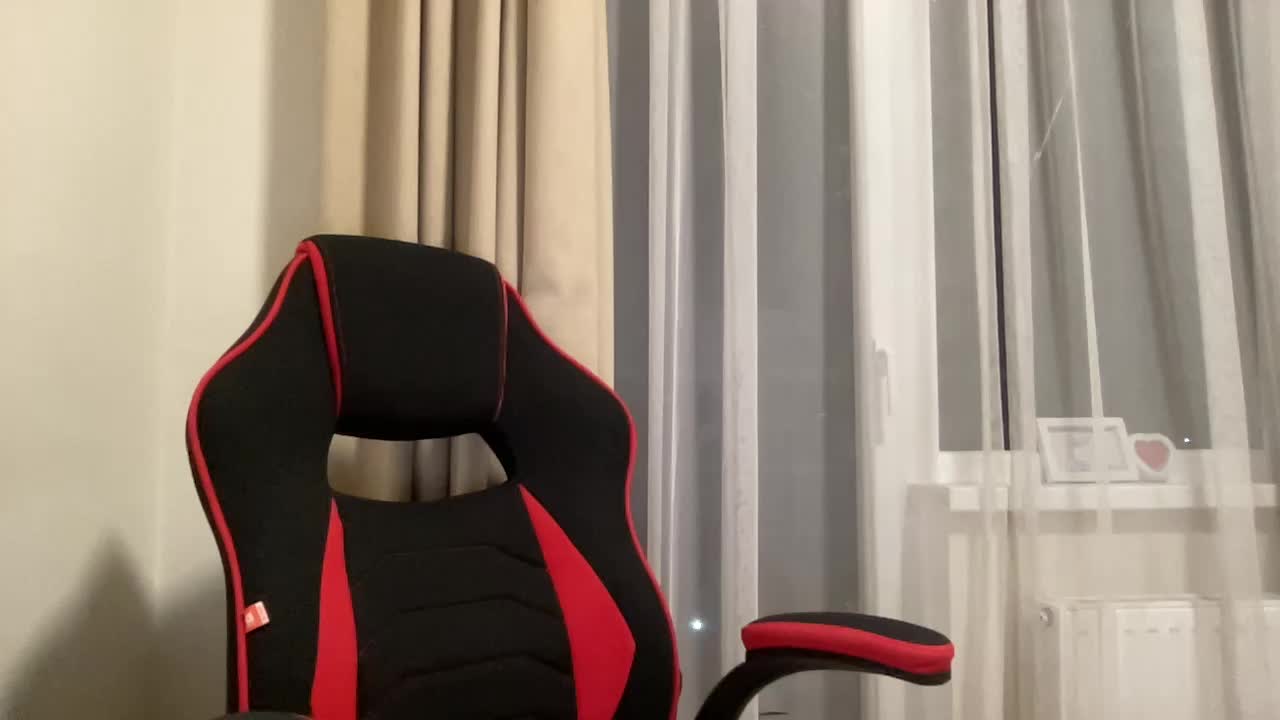 HotMilfPussy Cam Model Chat October 1, 2025