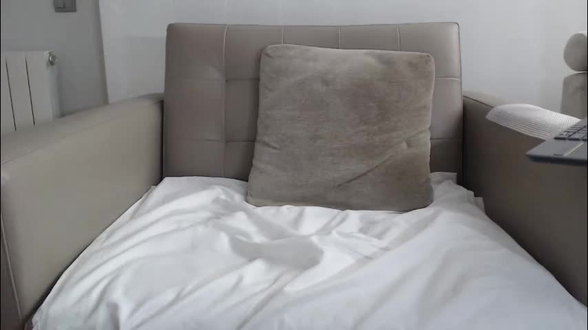 callme_kim Cam Model Chat October 1, 2025