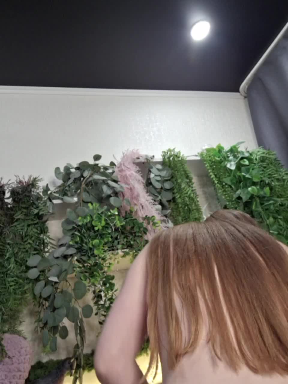 -scyrim- Cam Model Chat October 1, 2025