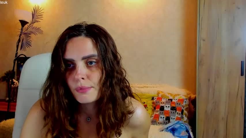 mia_grantes Cam Model Chat October 1, 2025