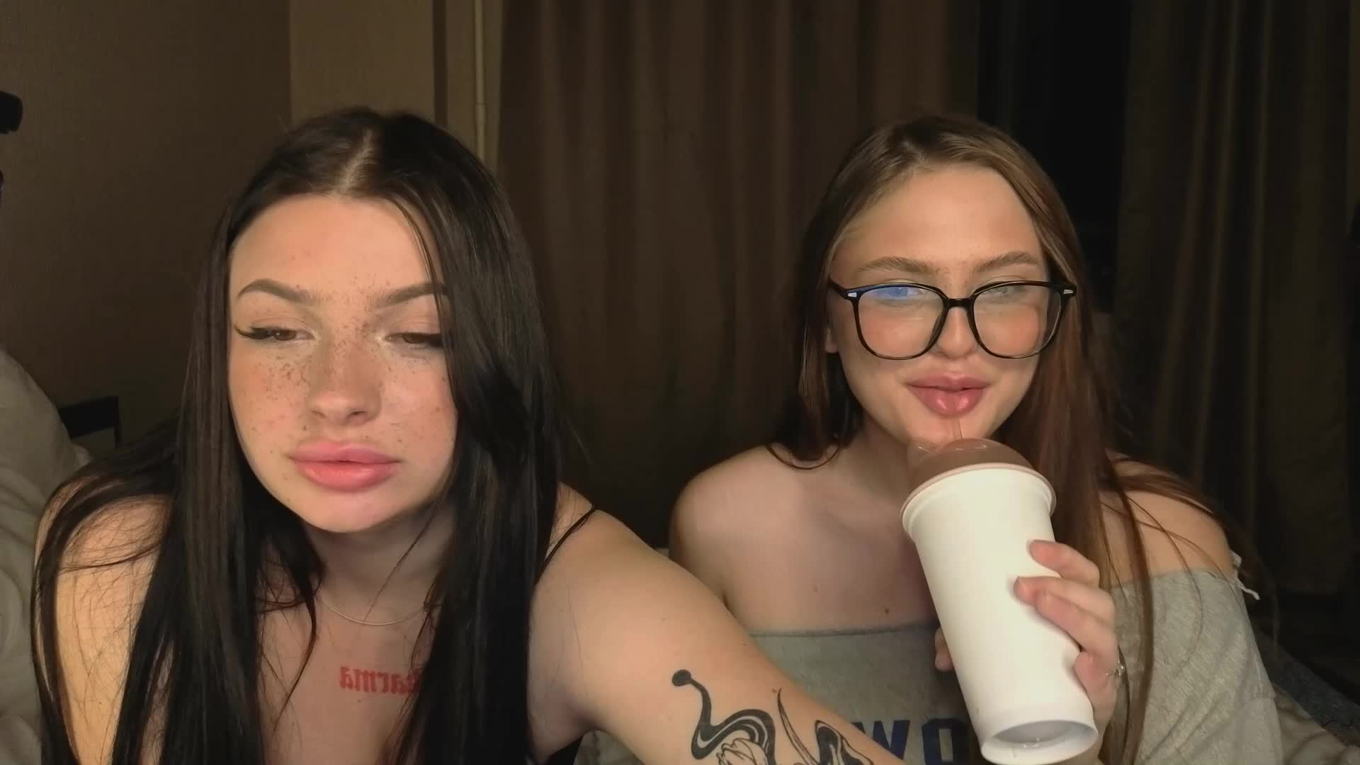 LisaAndDenis Cam Model Chat October 1, 2025