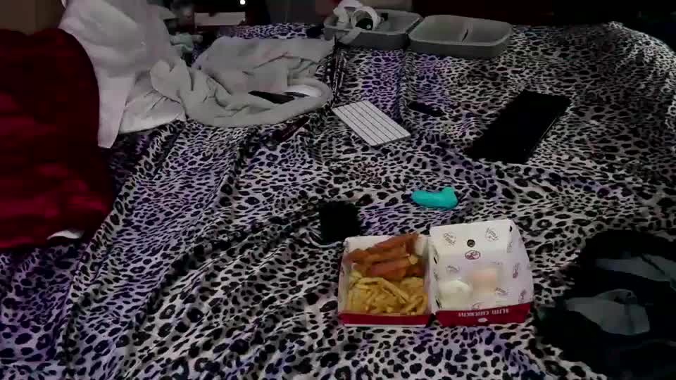 cosdaddy Cam Model Chat October 1, 2025