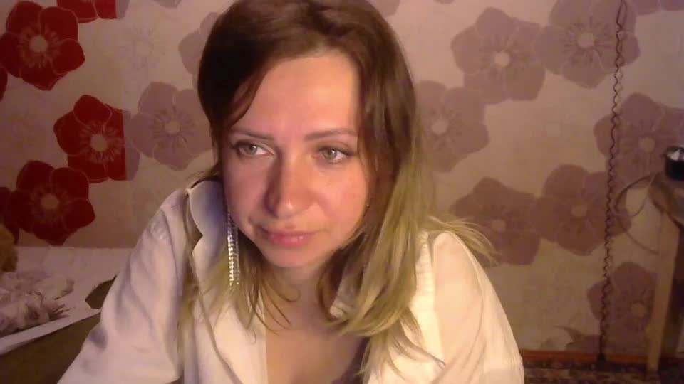 Queen_Daenerys Cam Model Chat October 1, 2025