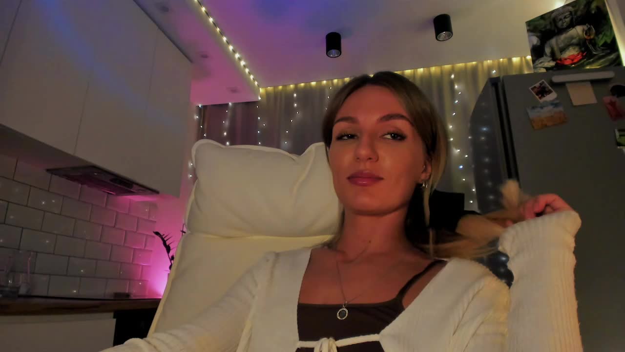 EnlivenLuv Cam Model Chat October 1, 2025