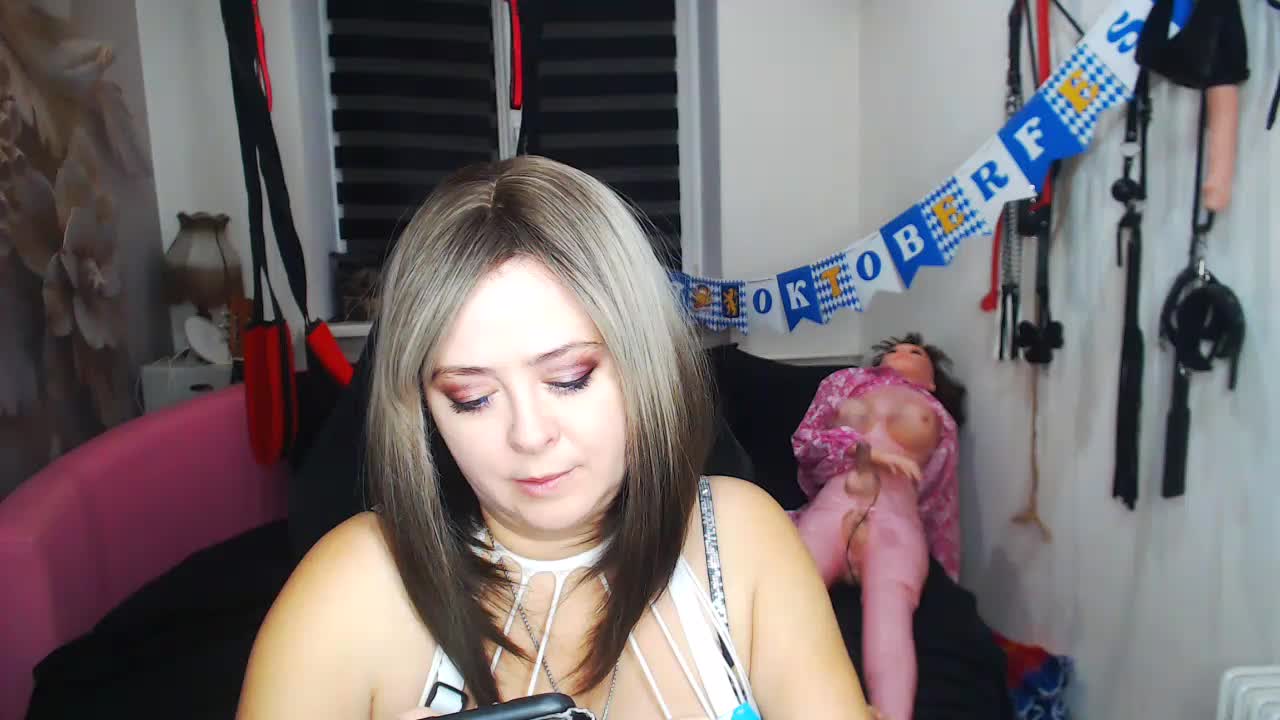 missGODDESS Cam Model Chat October 1, 2025