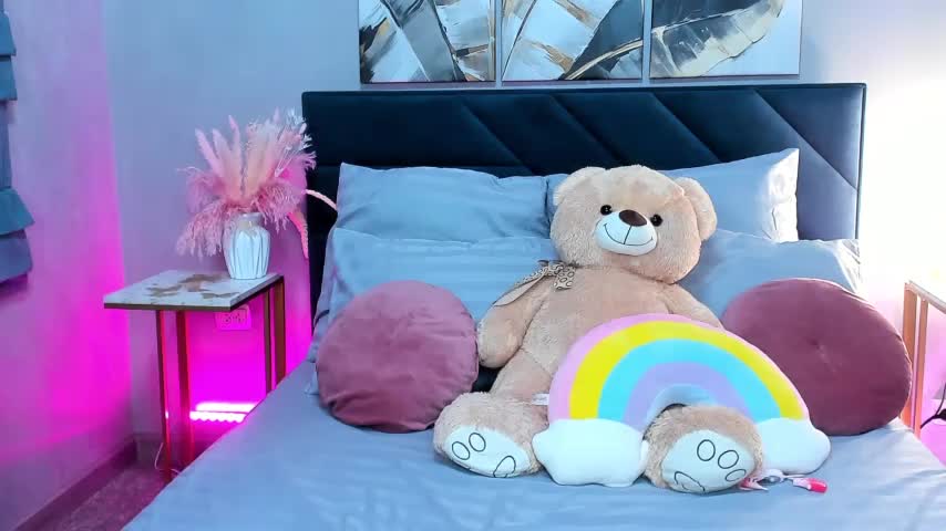 Curvy_Dynamite_ Cam Model Chat October 1, 2025