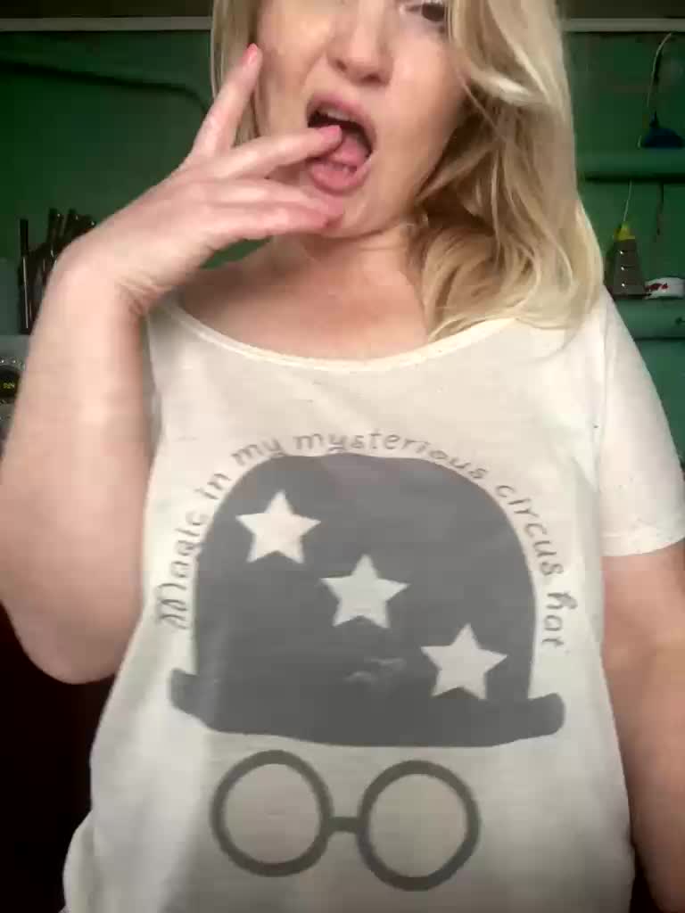 Splesaaa Cam Model Chat October 1, 2025