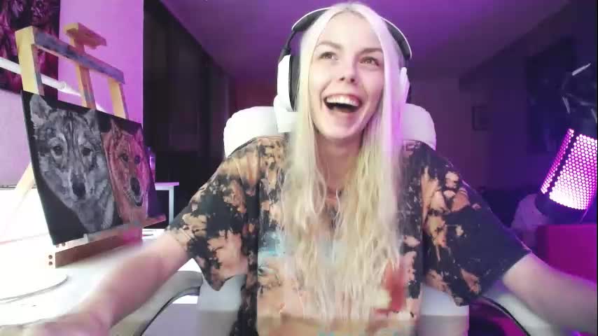 tinykylie Cam Model Chat October 1, 2025