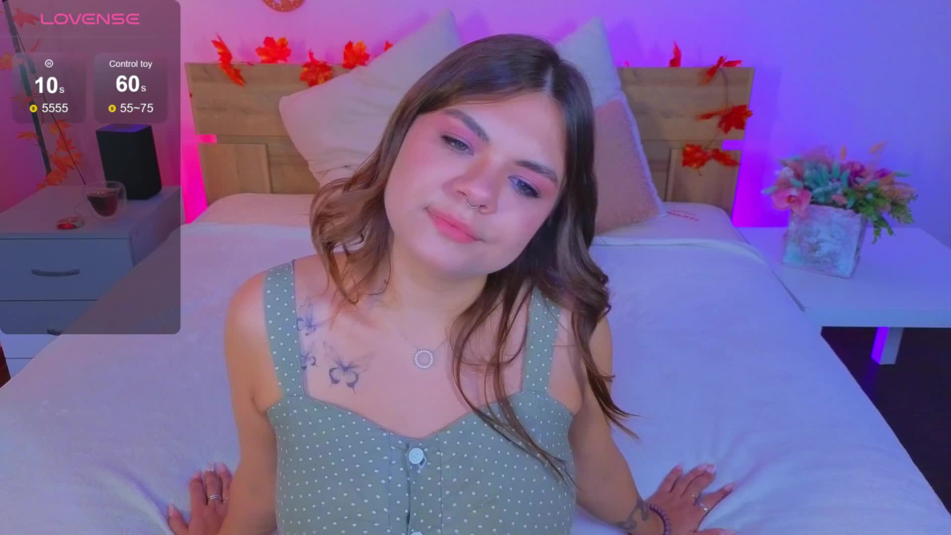 MiaMoonn Cam Model Chat October 1, 2025