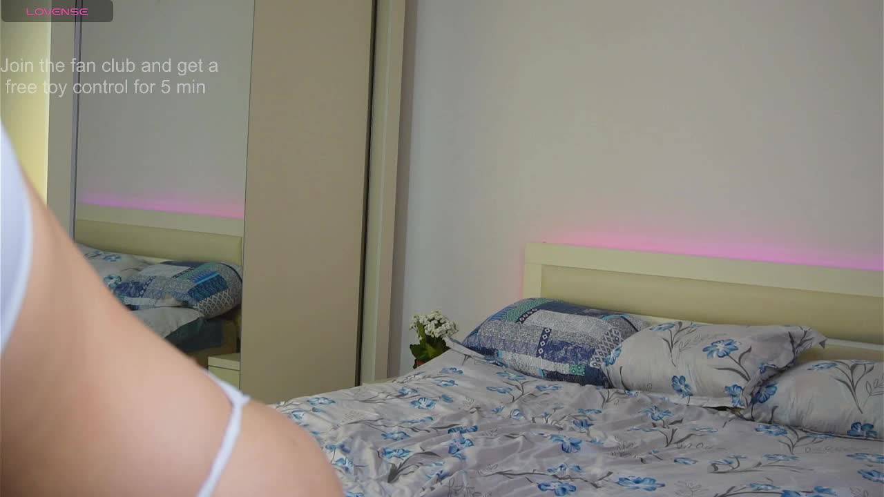 LylianRose Cam Model Chat October 1, 2025