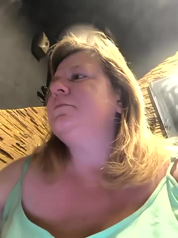 jusichka Cam Model Chat October 1, 2025