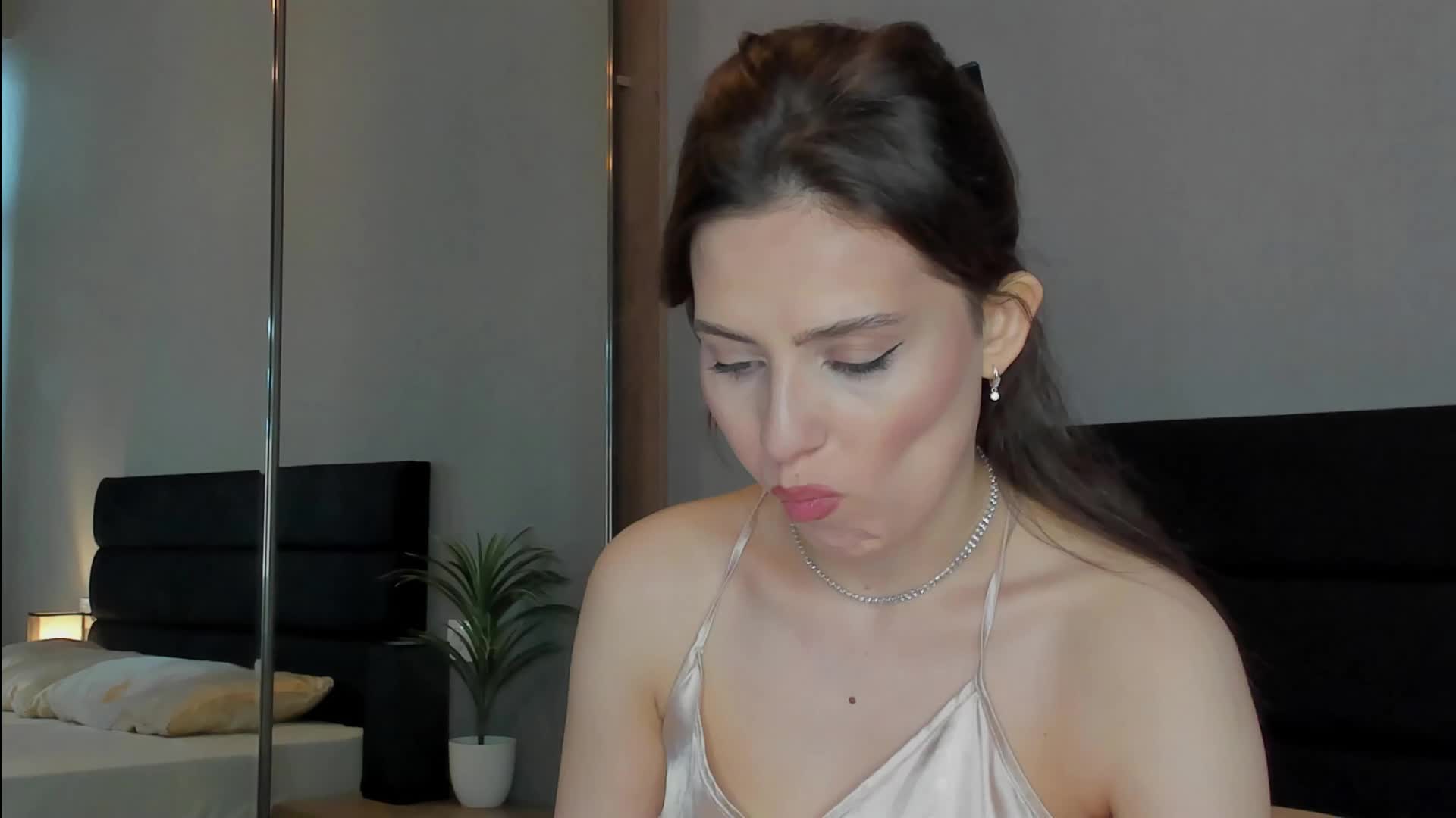 forevere-smile Cam Model Chat October 1, 2025