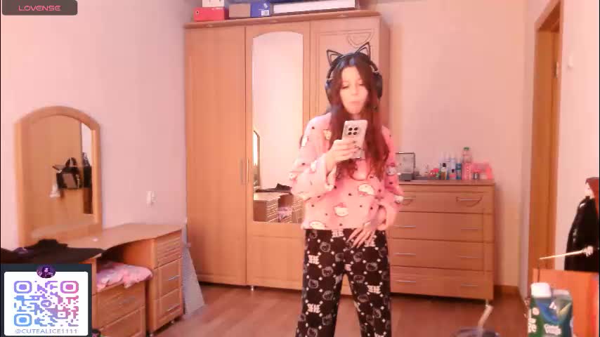 dawndollins Cam Model Chat October 1, 2025