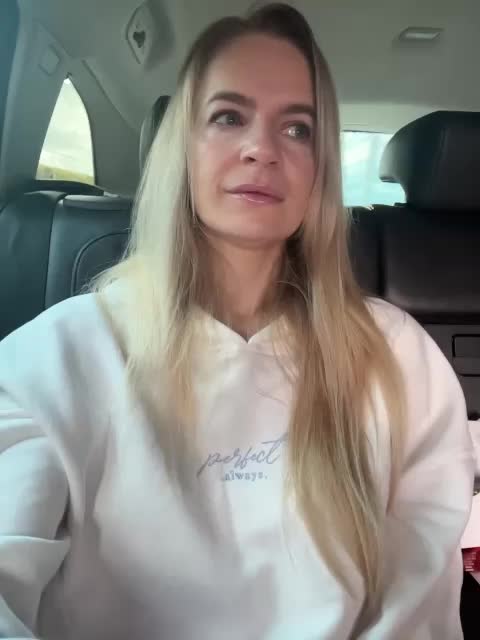 Zoluszka Cam Model Chat October 1, 2025