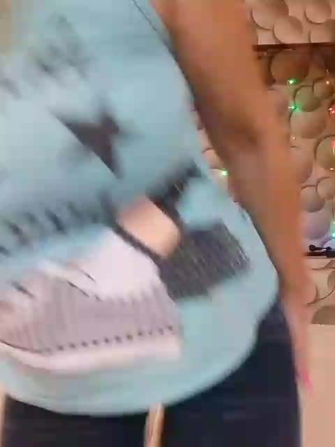 LizSage Cam Model Chat October 1, 2025