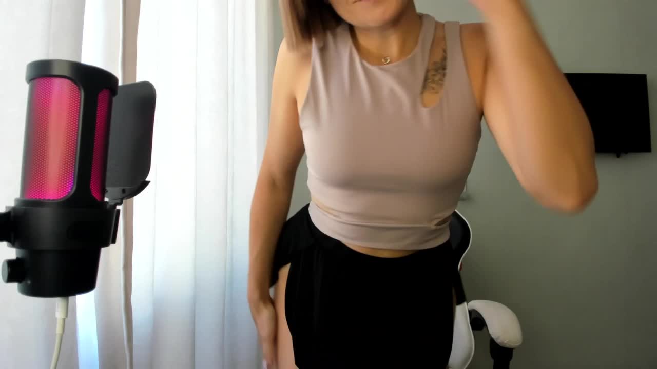 Kiza9 Cam Model Chat October 1, 2025