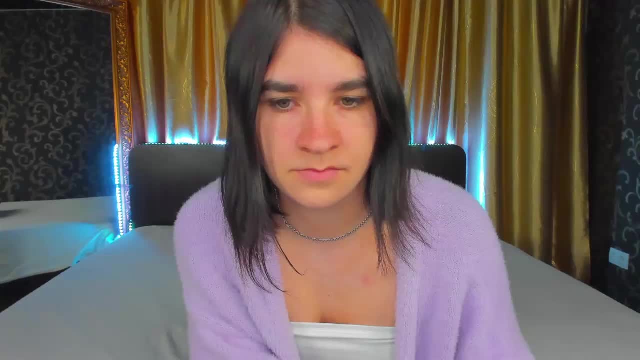 Polly-Love Cam Model Chat October 1, 2025