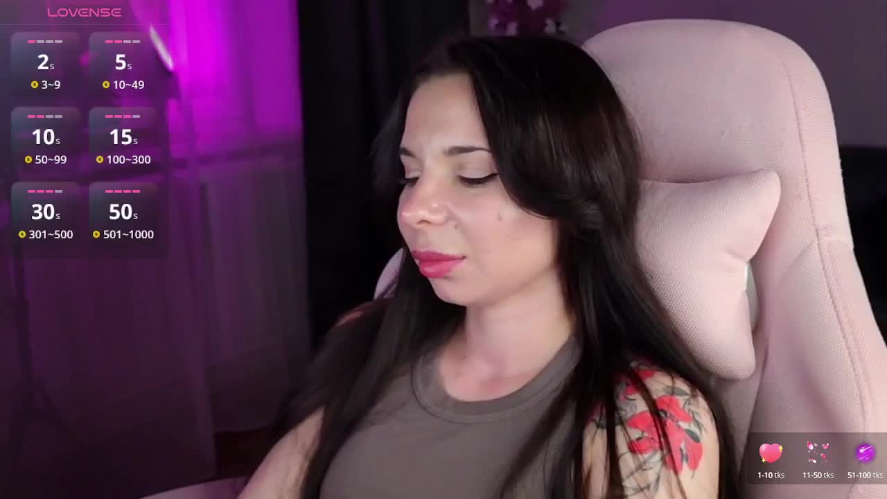 Lady-shy Cam Model Chat October 1, 2025