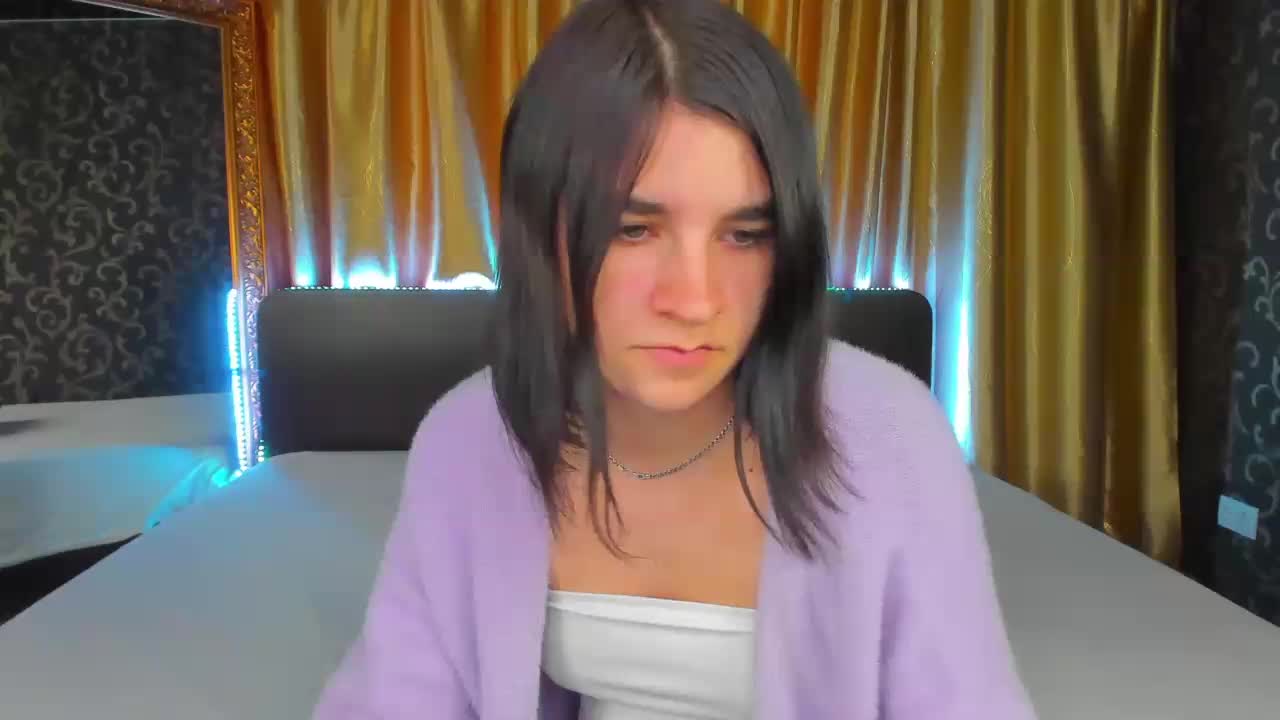 Polly-Love Cam Model Chat October 1, 2025