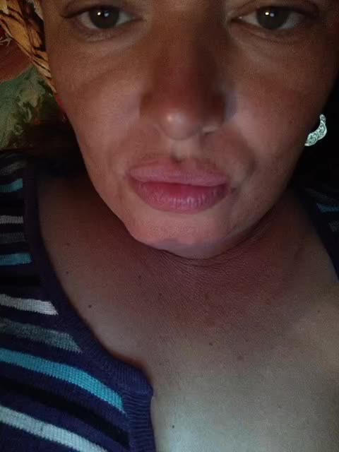 Raspberry_Rum Cam Model Chat October 1, 2025