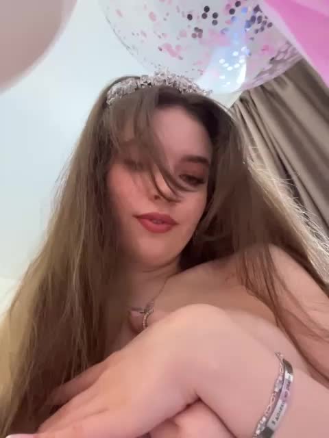 YourLadyyy Cam Model Chat October 1, 2025