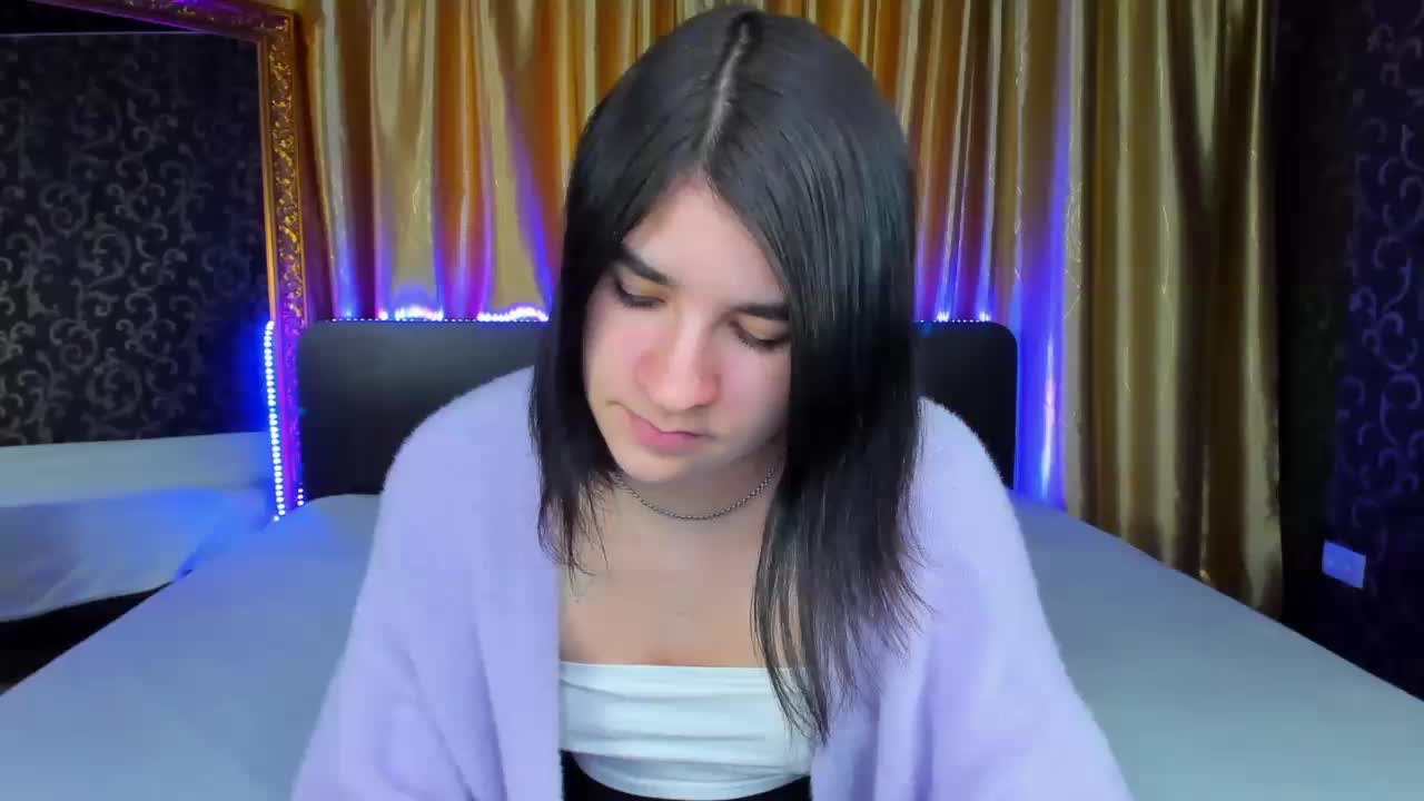 Polly-Love Cam Model Chat October 1, 2025