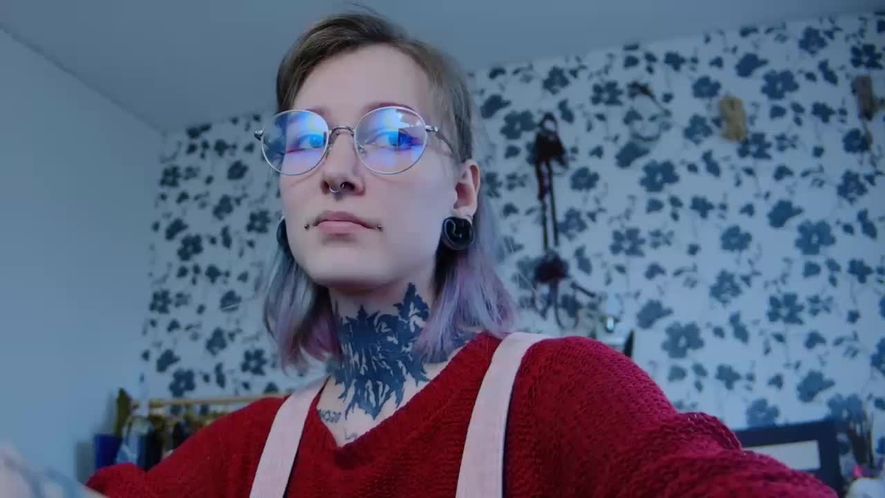 LittleSpaceMouse- Cam Model Chat October 1, 2025