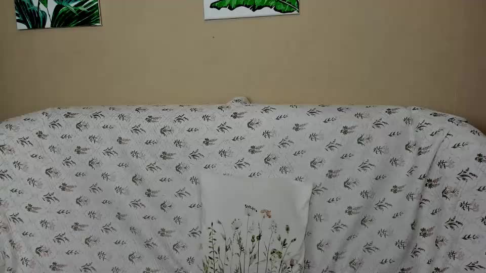 sinthiahug Cam Model Chat October 1, 2025