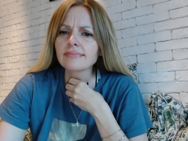 AngelAlone Cam Model Chat October 1, 2025