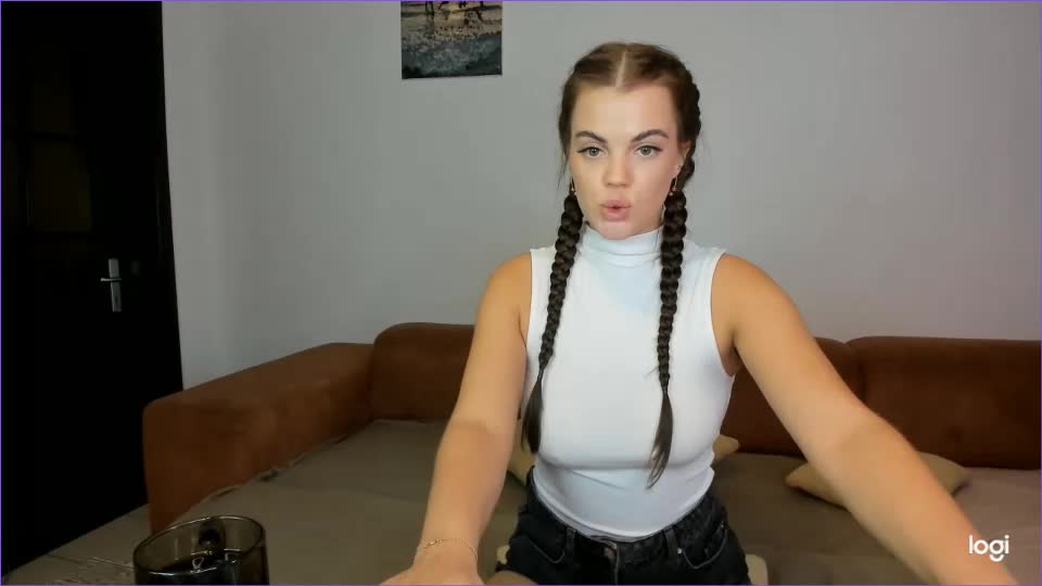 stefaninelly Cam Model Chat October 1, 2025