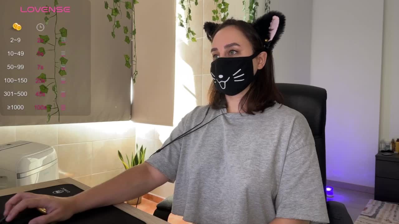 YourSweetPeach Cam Model Chat October 1, 2025