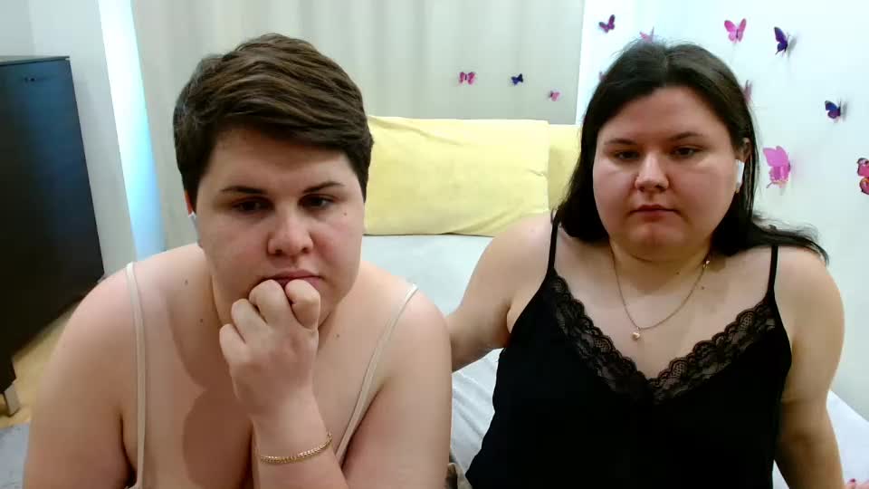 beckyandellen Cam Model Chat October 1, 2025