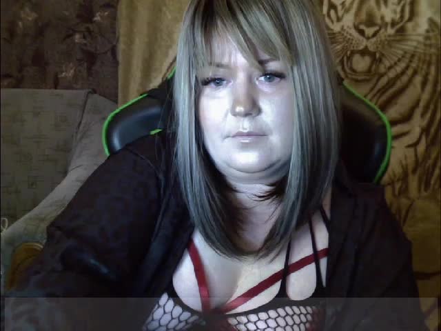 Yuliia_2025-10-01_18-18-45_593 Cam Model Chat October 1, 2025